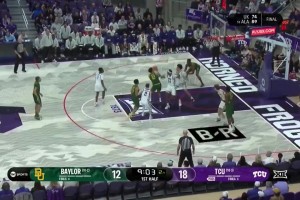 创造历史！詹姆斯·纳吉成为第一个被NBA选中后还在NCAA完成得分的球员