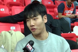 相当流利！张博源今日访校英文接受采访