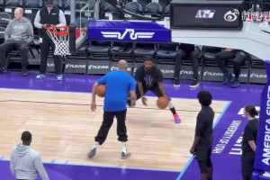 本赛季复出？欧文站到比赛场地上运球恢复训练