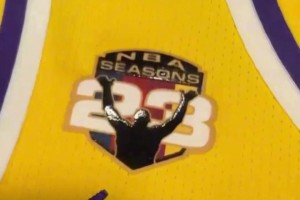 三支球队颜色混搭！詹姆斯生涯第23季的球衣纪念补丁！