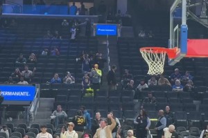 开胃菜！库里赛前热身 中圈LGOG三分一箭穿心！