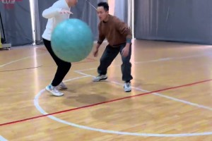 这样的单挑见过吗？约你的兄弟来一局！