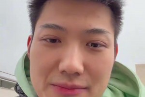 解说王嘉琪：哈登投篮手感很糟糕，但加时从武器库里找回了中投！