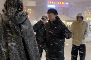前女国手许诺：当两米的我穿战国袍在大雪纷飞的洛阳