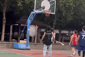 帅如果是一种罪的话，这球要被怎么判？