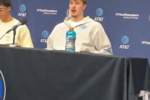 弗拉格谈对阵库里：我从小就看了很多的勇士比赛，梦想成真了