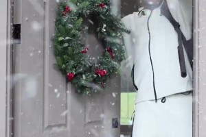 密尔沃基的寒冬！字母哥的经典广告：玩游戏也是我更强！