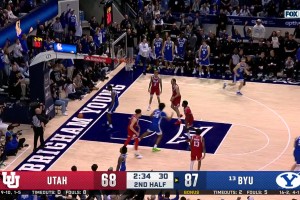 这炸裂天赋！状元热门迪班萨起飞战斧暴扣，点燃全场！