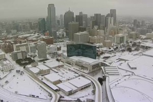 达拉斯被大雪覆盖❄️独行侠队没法起飞，与雄鹿比赛被迫延期