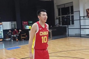 这谁还分得清王俊杰还是鹏曼巴？