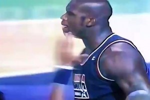 杨毅曾言：湖人三连冠阵容，别说是宇宙勇，哪怕乔丹的公牛都打不过他们