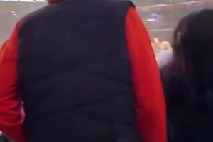 昨日重现！19年年底科比最后一次到访湖人主场，吸引全场的关注！