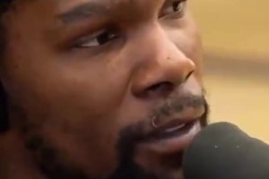 名场面！甲亢哥质疑杜兰特不搞对象用手解决，被KD直接一顿输出