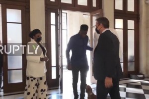 努力自有收获时！当年希腊总理亲自授予字母哥家人希腊国籍！