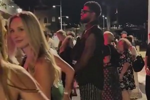 曾戴护膝去夜店？海外球迷此前将乔治骂上热搜！怒批其非常不职业