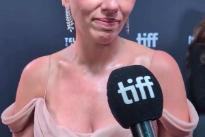 41岁的斯嘉丽也是老了 ！不知道此刻的KD还想喝她的洗澡水嘛？