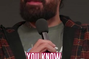 朴实！亚当斯此前：选秀时去多队试训是为了给家里多要点衣服装备