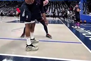 哈登：怎么飞出去这么远？那我这球肯定有了！