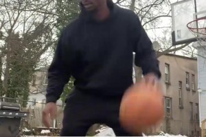 精髓了！外网网友恶搞：诺维茨基是怎么打球的？