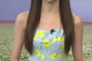 马凡舒黄花长裙感受夏季的清凉