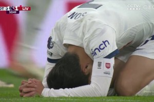 孙兴慜停球抽射势大力沉！阿利森再次神扑扑出底线！