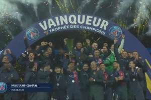 捧杯时刻！巴黎第12次夺得法国超级杯冠军！