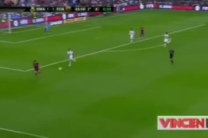 当时发生了什么？梅西将球射向皇马球迷，引来现场一片嘘声