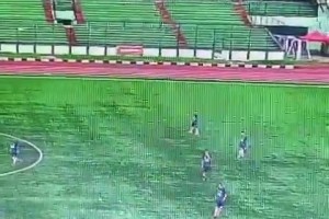 印尼一男子足球比赛中被闪电击中，不幸身亡