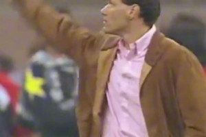 1995年范巴斯滕在圣西罗退役，卡佩罗动情落泪