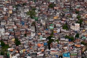 足球与黑帮的世界-罗西尼亚贫民窟，巴西最大贫民窟之一