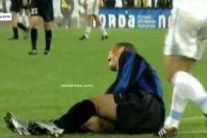 罗纳尔多的膝盖 限制了他在足球场上的高度