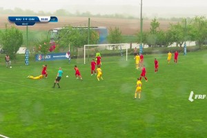U16国足被打花！禁区内送点，罗马尼亚球员点射破门4球领先