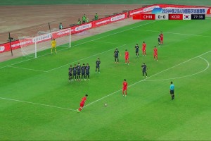 刘诚宇头球破门！U19国足78分钟1-0领先韩国