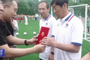北京市少年宫足球队成立，金志扬、高洪波等名宿出席