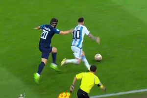 瓜迪奥拉解读梅西在足球场上的超能力:他总能嗅到进球!