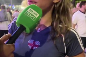 播放量2000多万！英格兰女球迷寄语南门的一段采访