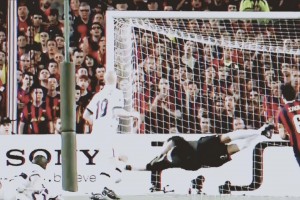 极限，重温当年欧冠半决赛塞萨尔扑出梅西死角射门