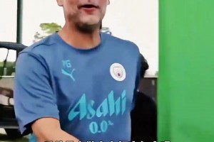 瓜帅看见卡卡是真高兴啊