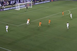 16岁的皇马小将霍安·马丁内斯，一次高质量的禁区铲断