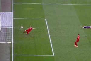 诠释足球的真谛！足球场上永不放弃就有奇迹！