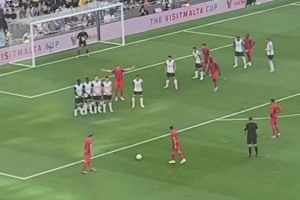 拜仁热刺友谊赛现场实拍：论跑位，还得看穆勒啊！