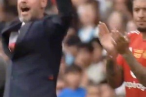 腾哈赫准备和身边的人庆祝，回头一看是桑乔瞬间变脸！