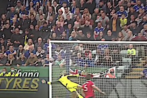 我已经习惯了12年似有若无的后防线