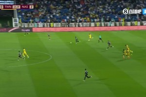 非常可惜！奥塔维奥脚后跟打门被扑，马内碰球后C罗补射中柱