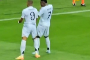 维尼修斯:这个庆祝动作太帅啦!姆总你看我模仿的像不像