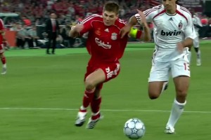 艺高人胆大！内斯塔面对杰拉德的极限铲球