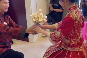韦世豪令人羡慕不是他的球技，而是19岁陪伴的女孩29岁依旧在身边