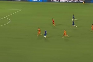 过人很帅，打门很菜