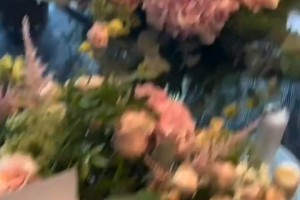 b席为京多安送上鲜花，我们是全世界氛围最好的俱乐部！