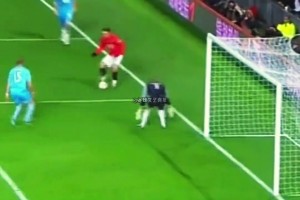 潇洒哥贝尔巴托夫锦湖回旋，助攻C罗破门